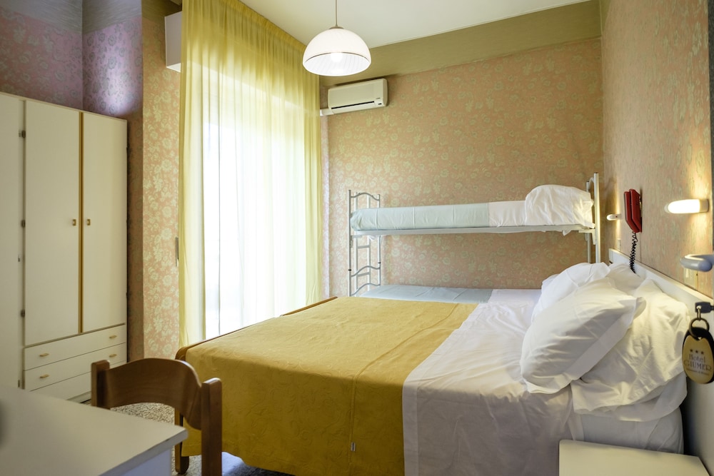 Standard Triple Room, Multiple Beds