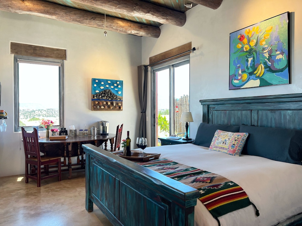 Georgia O'Keeffe Suite