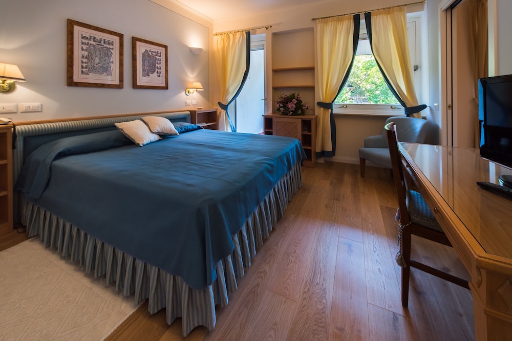 Junior Suite (Sea Side) - Photo 1