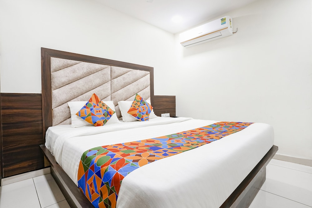 Deluxe Room - Photo 2