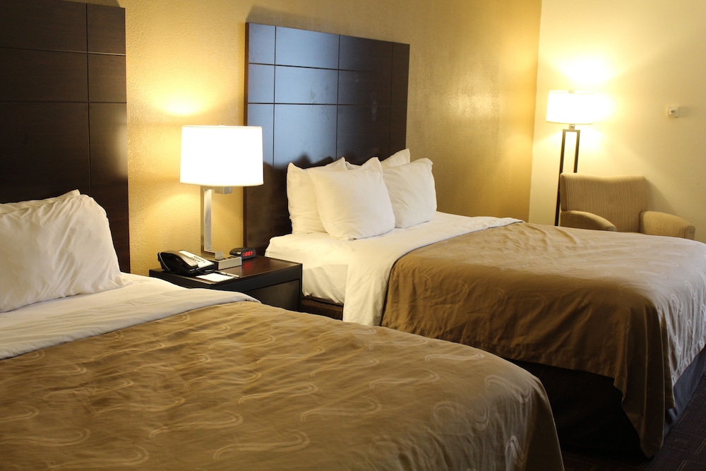 Suite, 2 Queen Beds, Non Smoking - Photo 2