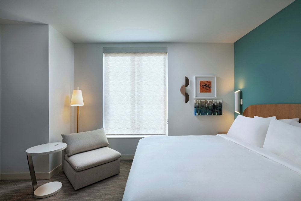 Standard Room, 1 King Bed