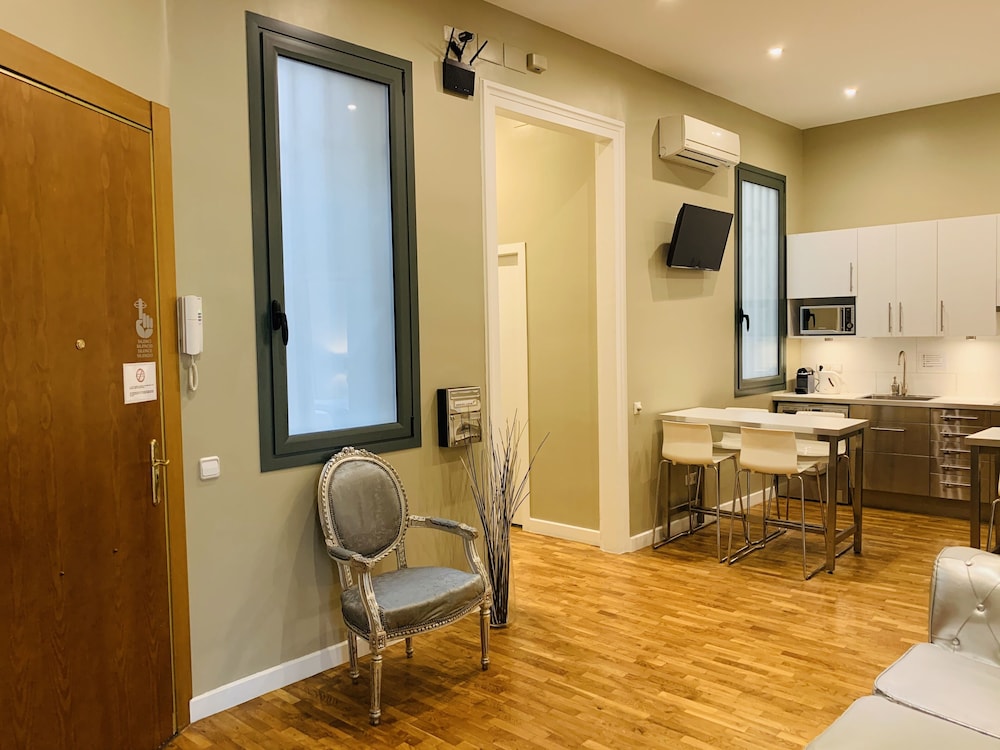 Superior Triple Room, 1 Bedroom (Private External Bathroom) photo 3