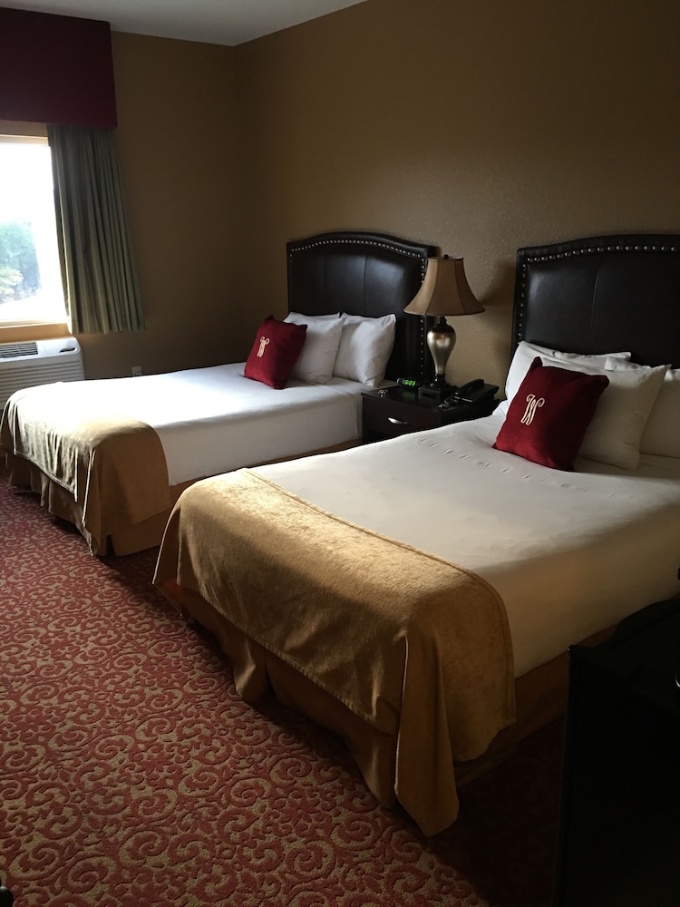 Deluxe Double Room, 2 Double Beds, Non Smoking, Patio
