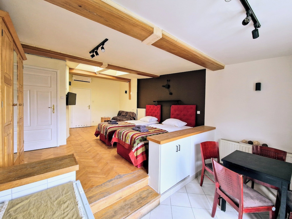 Comfort Studio Suite, Garden View