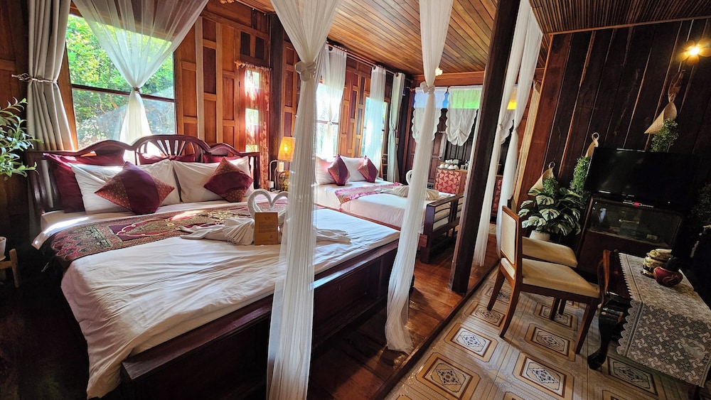 Runtee Room