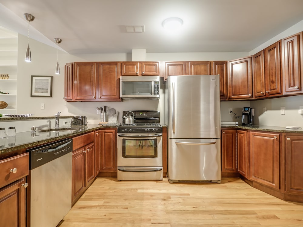 Deluxe Apartment, 2 Bedrooms, Kitchen photo 2