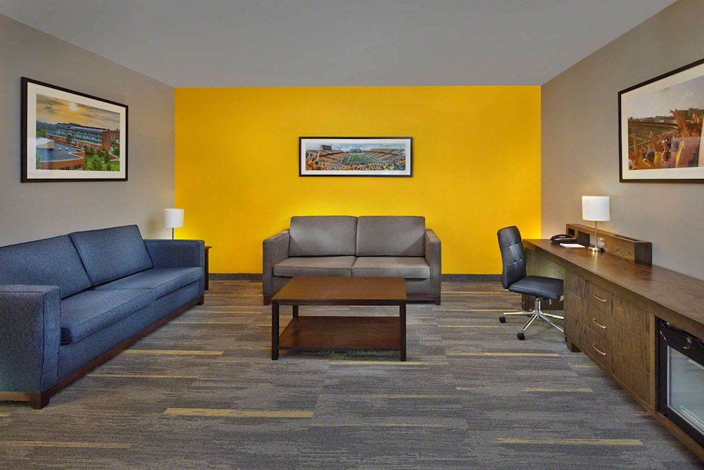 Junior Suite, 1 King Bed photo 2