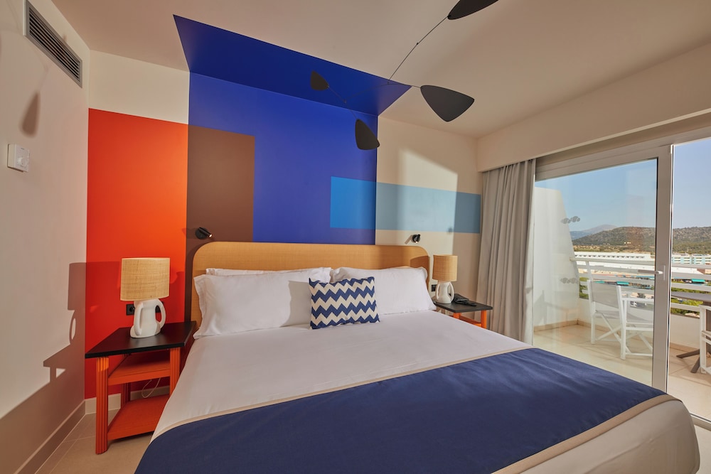 Suite (3 Adults + 1 Child)