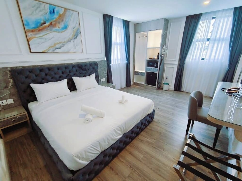 Deluxe Double Room, City View photo 1