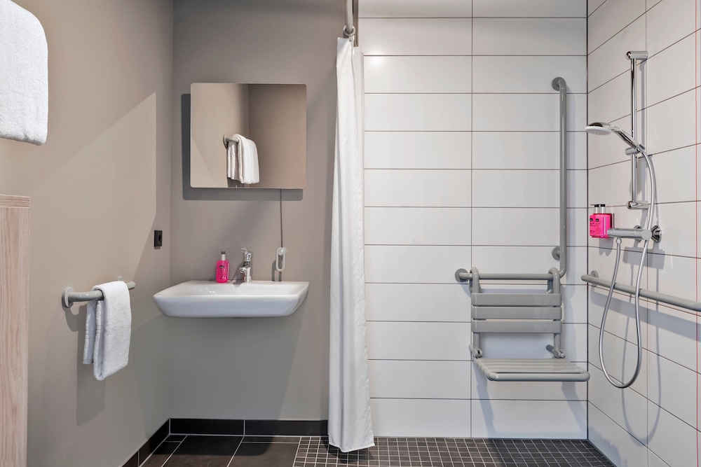 Family Room, 1 Queen Bed with Sofa bed