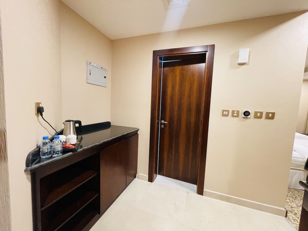 Deluxe Double Room, 1 King Bed - Photo 4