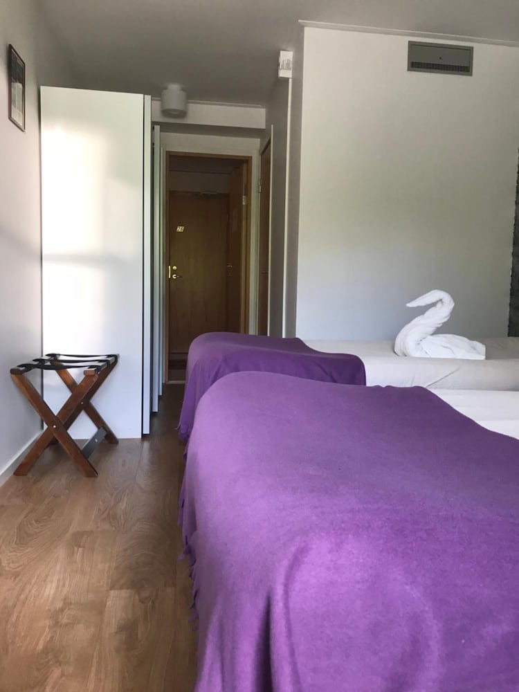 Twin Room, Multiple Beds, Lake View photo 2