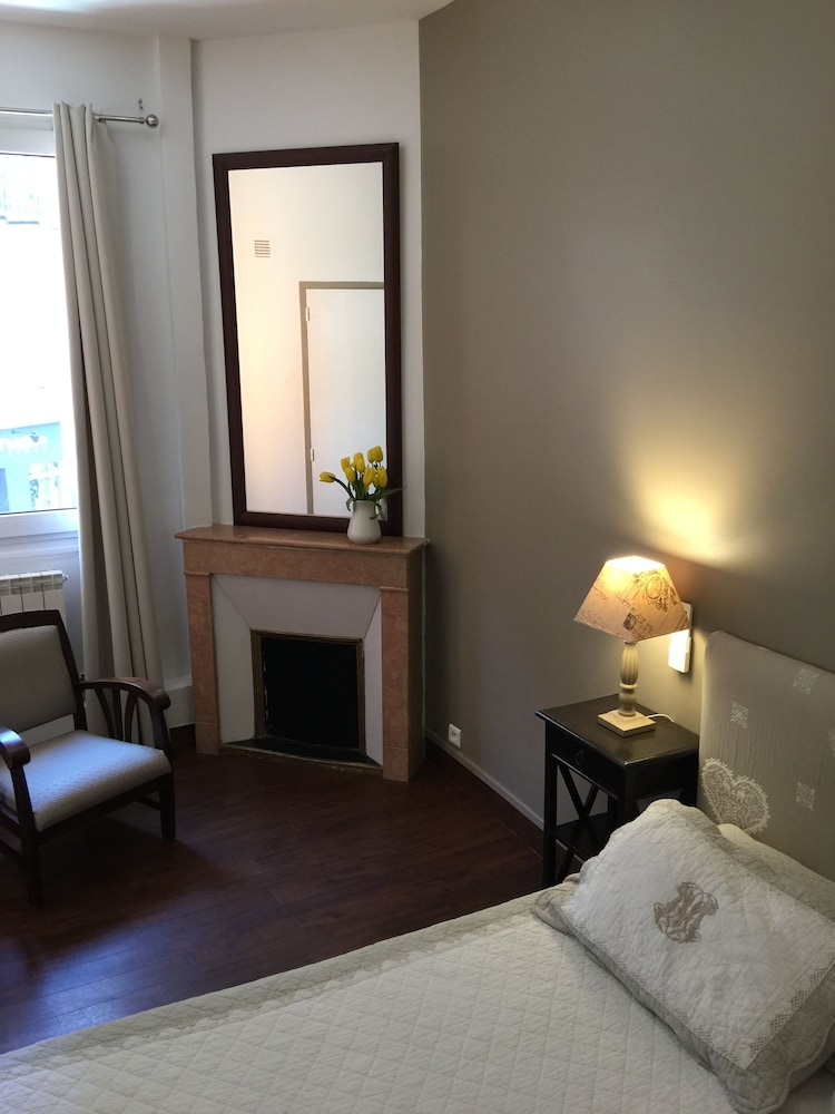 Economy Double Room - Photo 8