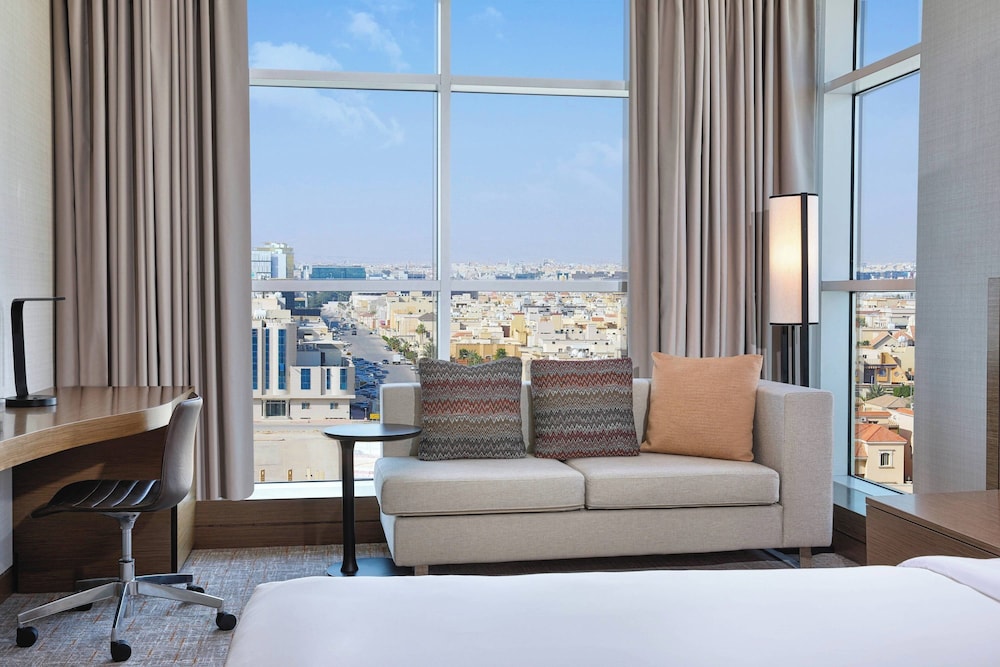 Superior Room, 1 King Bed, City View - Photo 1