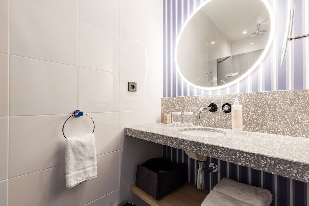 Business Double Room - Photo 5