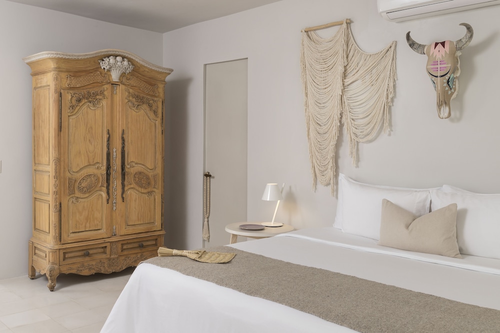 Deluxe Room, 1 King Bed, Ocean View