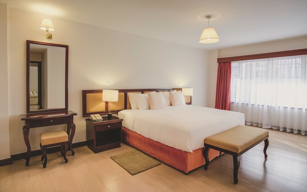 Superior Room, 1 King Bed, Bathtub, City View