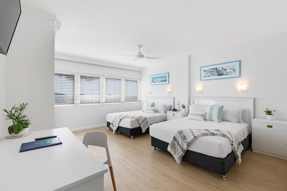 Ocean Twin Queen Room - Photo 1