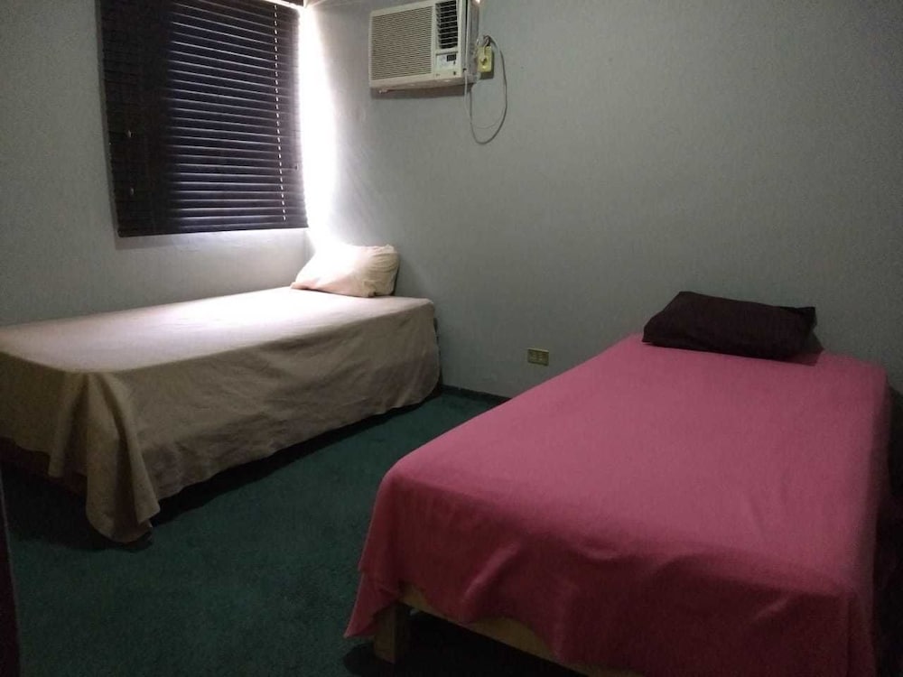 Business House, Multiple Beds, Ensuite, Courtyard View photo 1