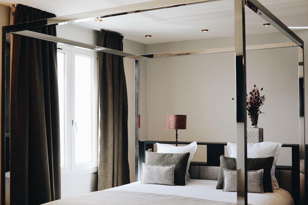Junior Double Room