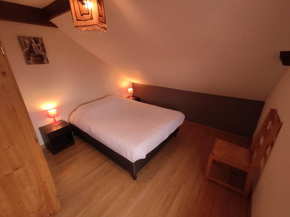 Family Cottage, Ensuite, Mountain View (Gîte dans chalet ELENA)