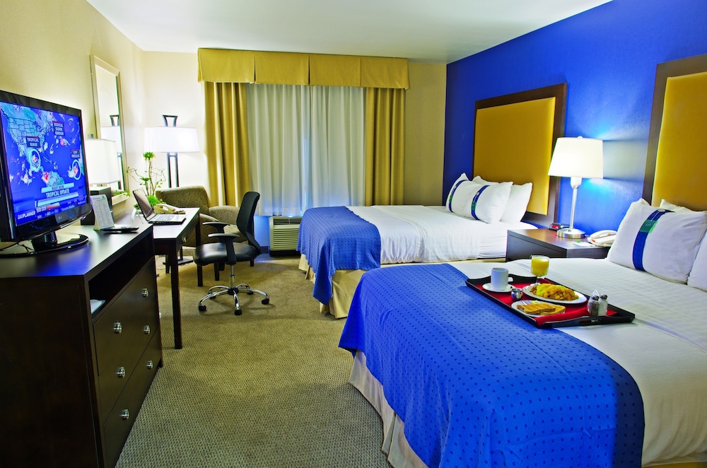 Standard Room, 1 King Bed, Mobility Accessible (Communications) - Photo 4