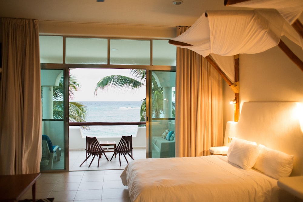 Studio Suite, 2 Queen Beds, Sea View, Oceanfront