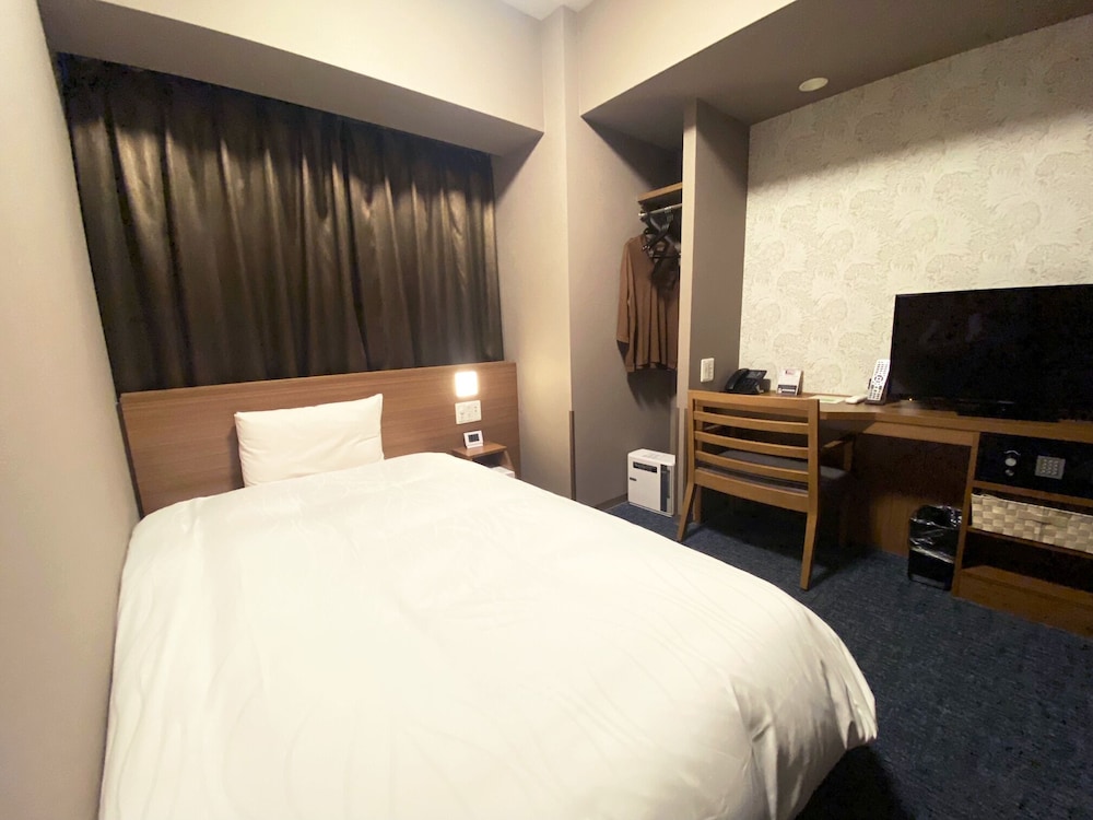 Single Room (without Housekeeping)