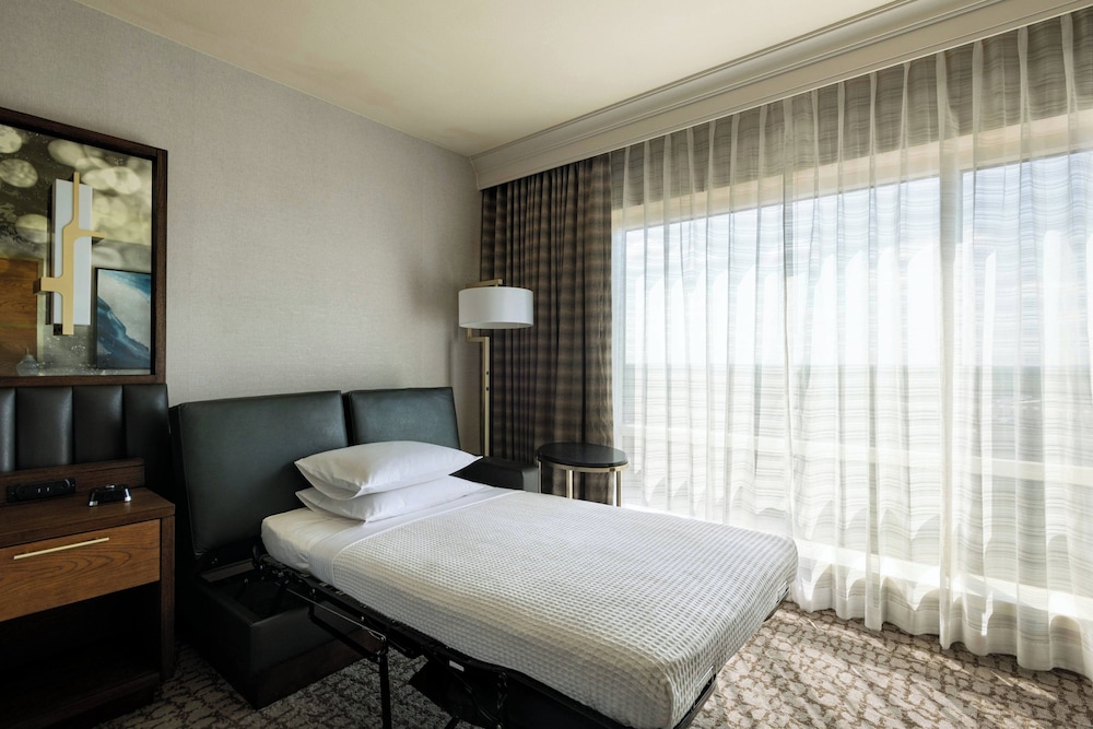 Club Room, 1 King Bed - Photo 4