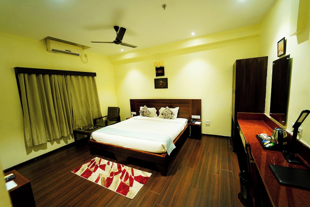 Executive Room - Photo 9