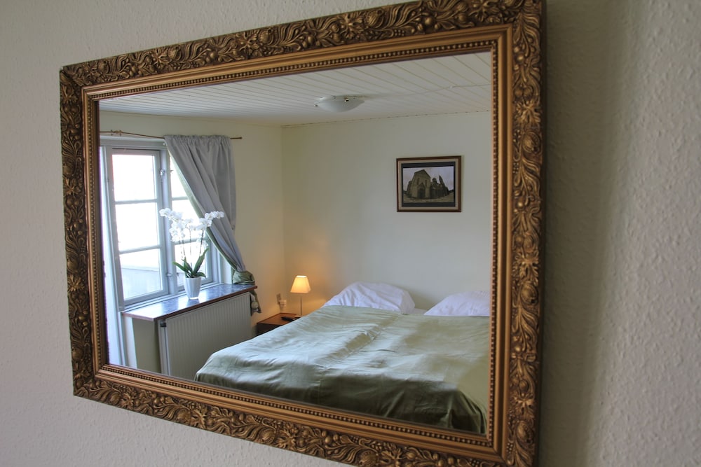 Room, Private Bathroom