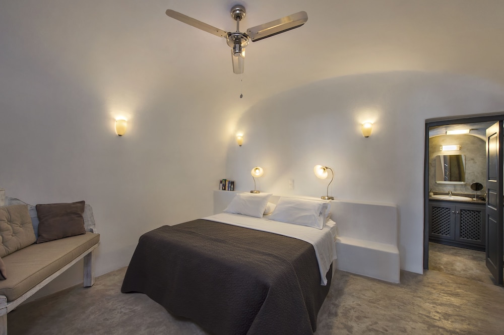 Deluxe Suite (Sunset View) - Photo 13