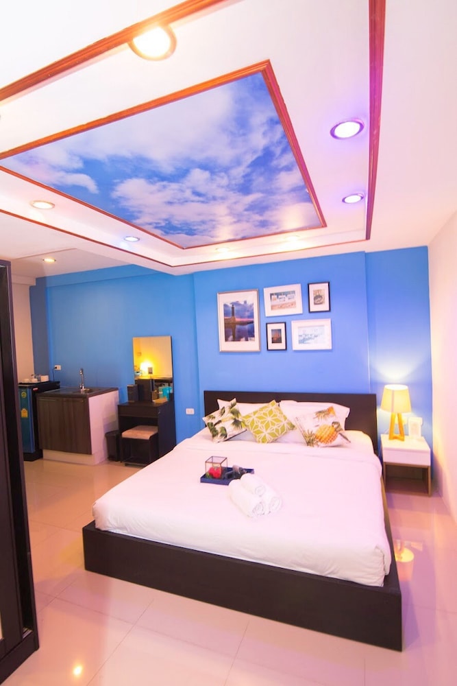 Honeymoon Studio Suite