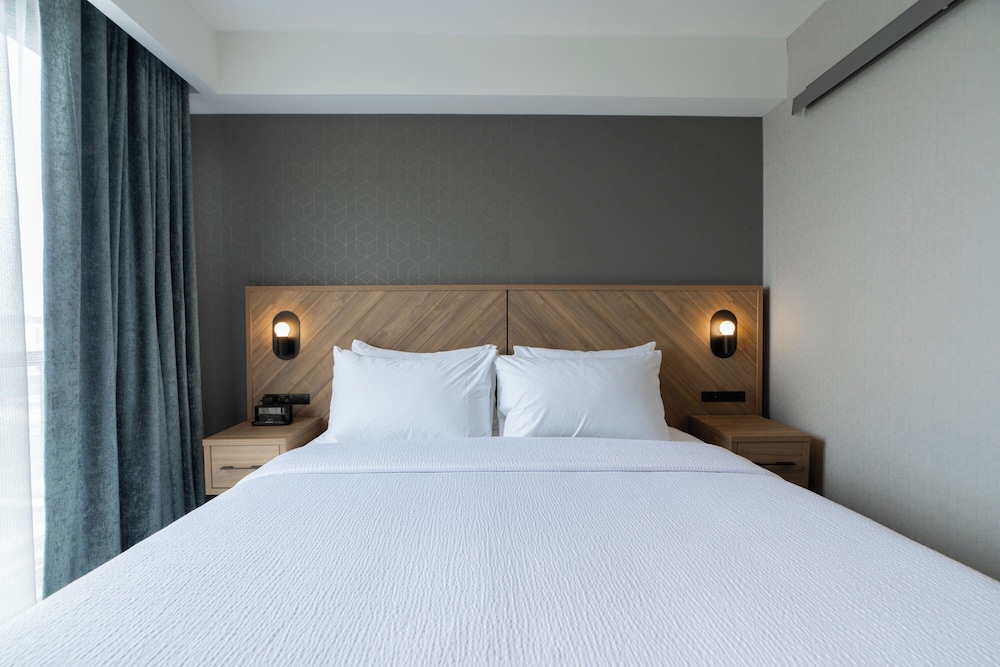 Standard Suite, 1 King Bed with Sofa bed, Kitchen photo 1