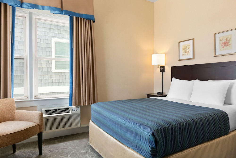 Economy Room (8 x 8) - Photo 3