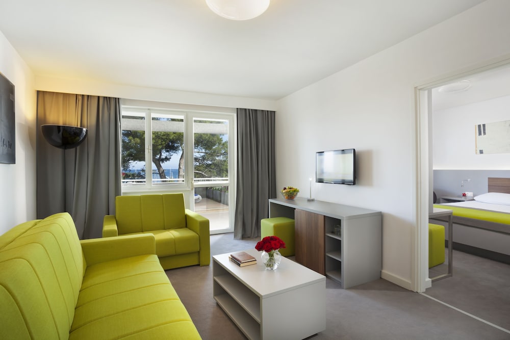Romantic Suite - Photo 3