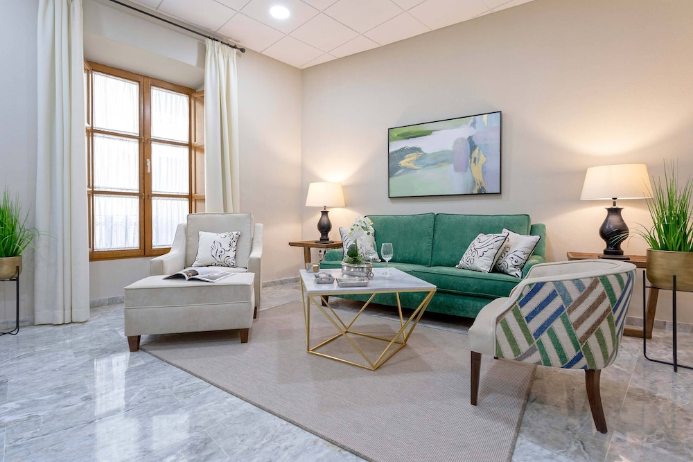 Apartment (3 Bedrooms)