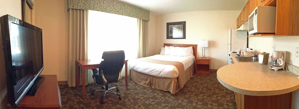 Standard Room, 1 Queen Bed, Accessible, Kitchenette photo 1