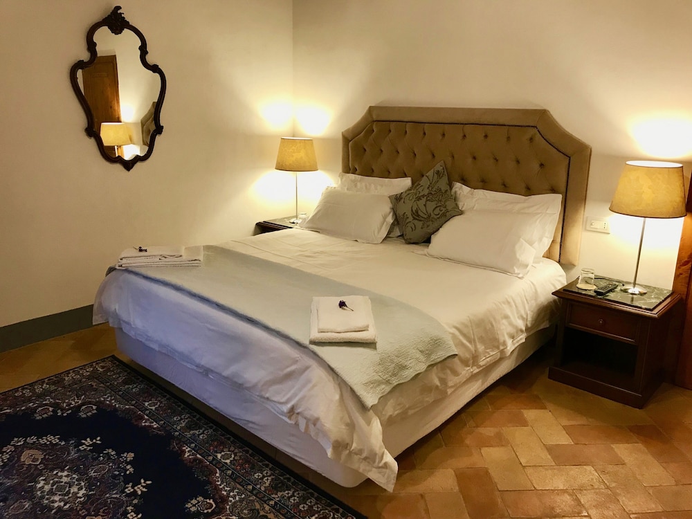 Deluxe Double or Twin Room photo 2