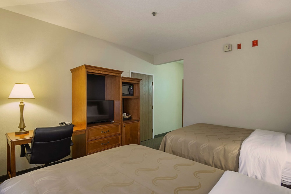 Room, 2 Double Beds, Accessible, Non Smoking - Photo 4