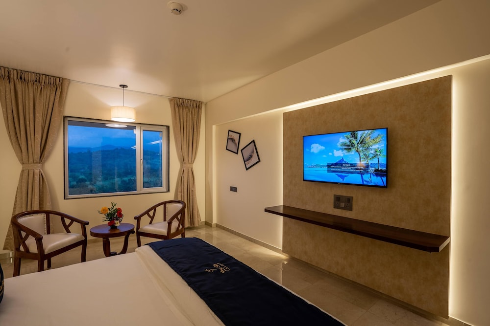 Deluxe Double Room photo 3