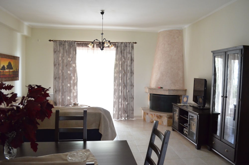 Comfort Apartment, 3 Bedrooms, Sea View photo 1