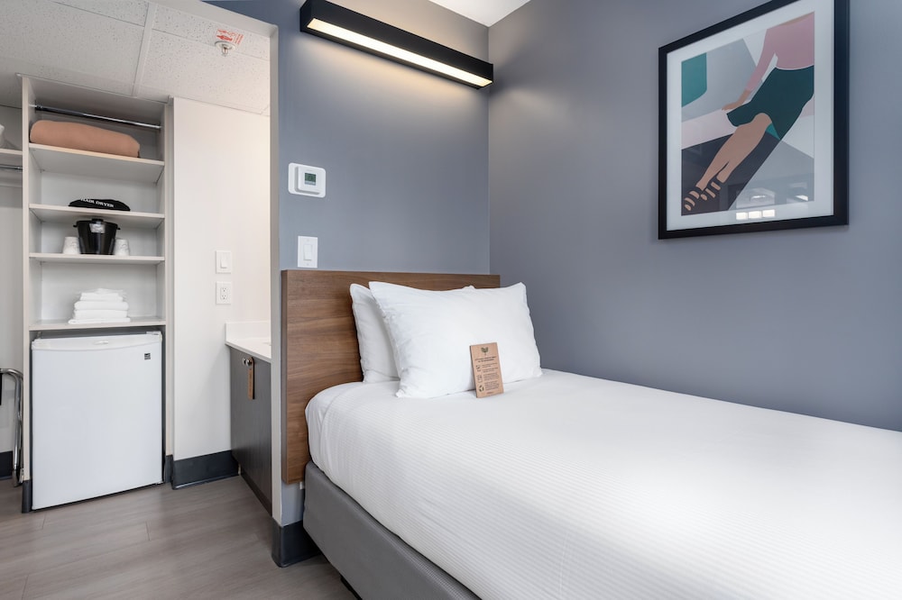 Room, 1 Twin Bed, Shared Bathroom