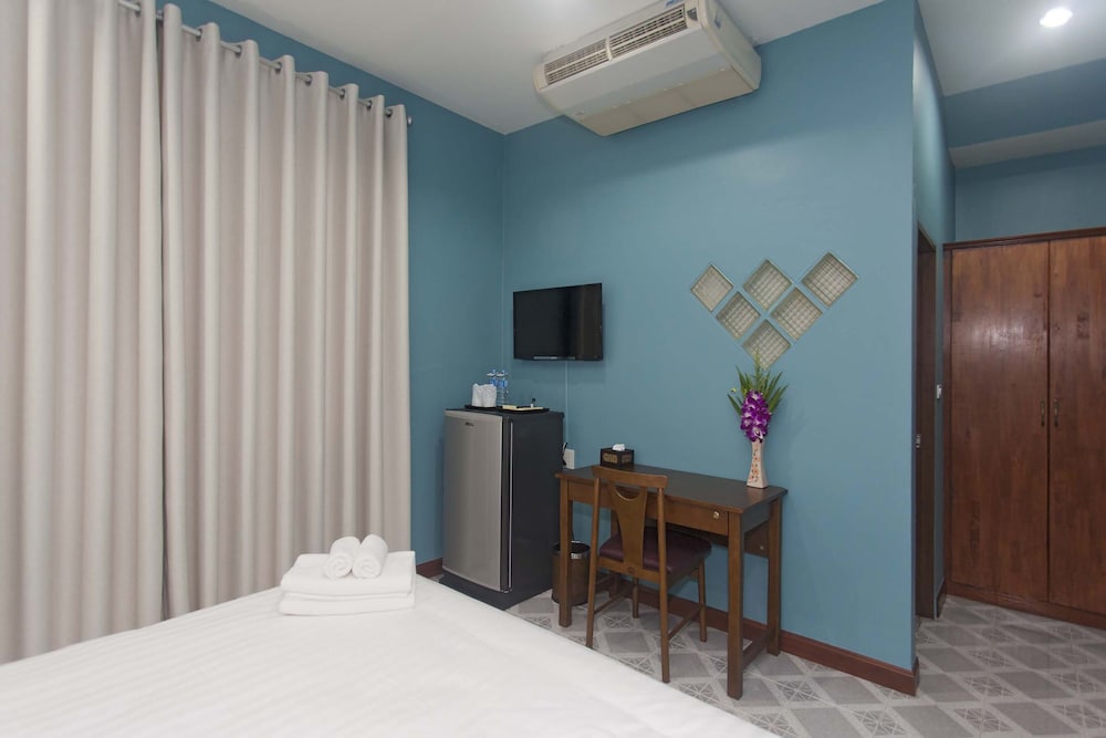 Standard Double Room, 1 King Bed photo 2