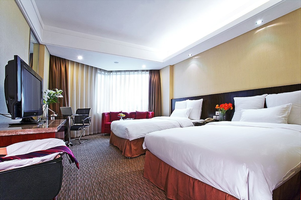 Elite Twin Room, City View photo 1