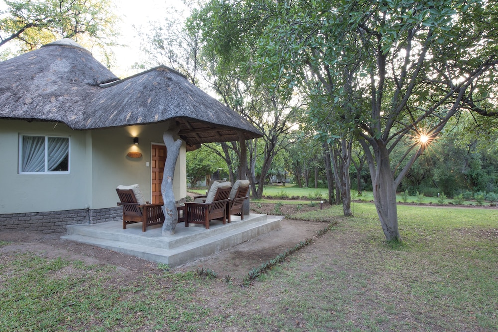 Family Room (Rondavel) - Photo 11