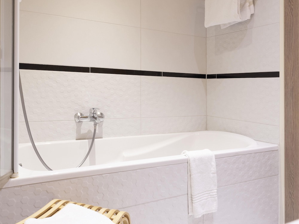 Superior Room, Multiple Beds, Accessible photo 2