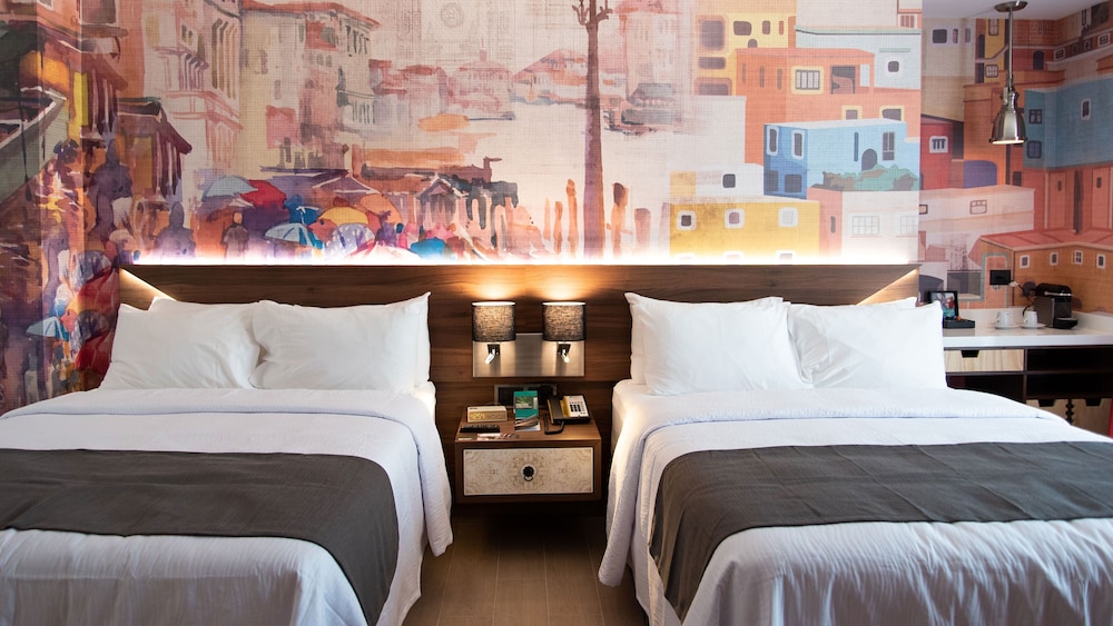 Standard Room, 2 Queen Beds - Photo 7