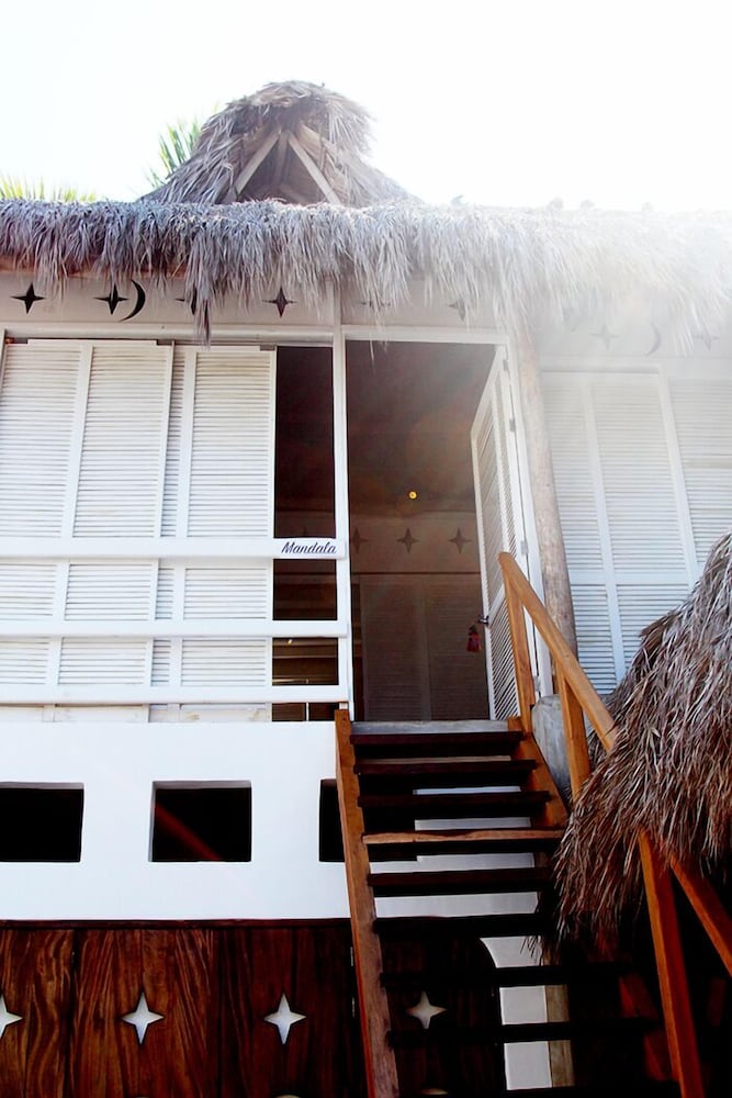 Deluxe Triple Room, Multiple Beds, Ocean View photo 2
